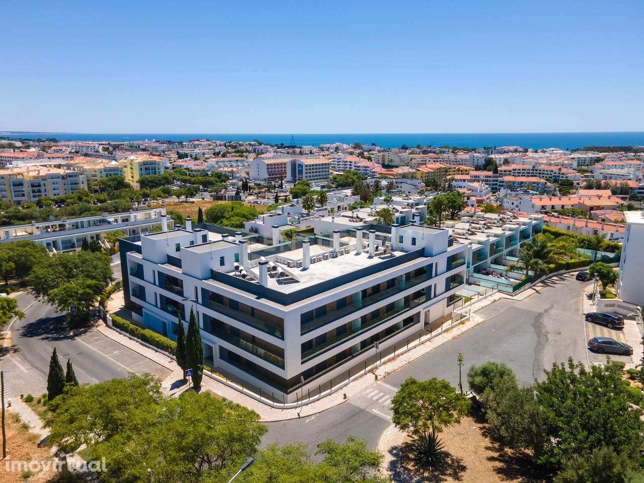 APARTAMENTO T3 NOVO A ESTREAR, PISCINA, ESTACIONAMENTO PRIVATIVO,  NO - Grande imagem: 3/23