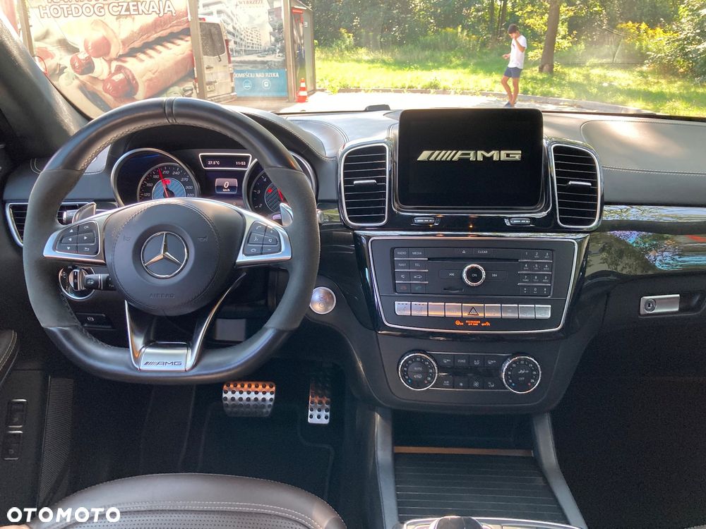 Mercedes-Benz GLS - 11