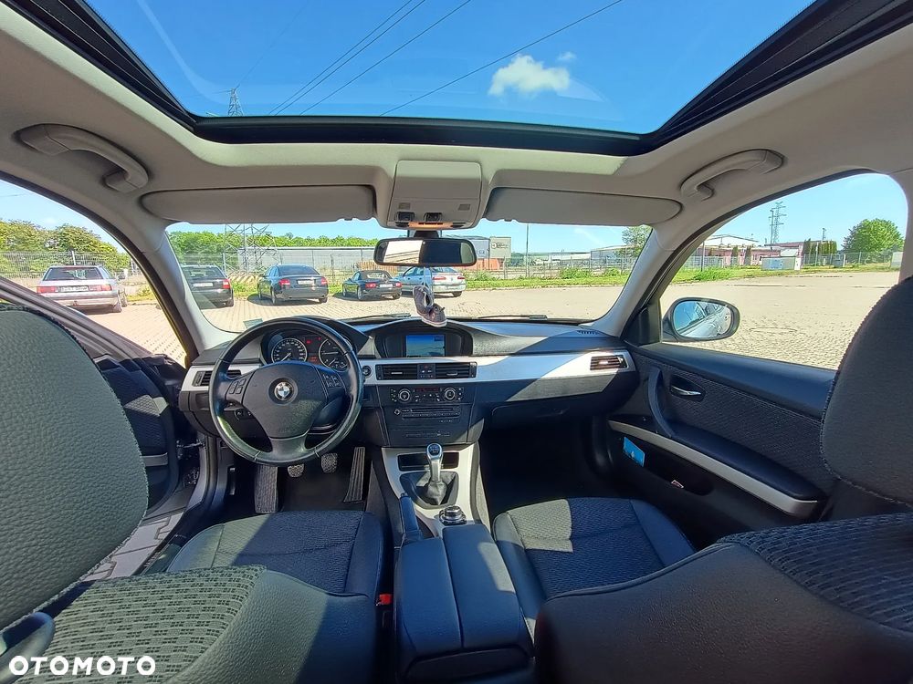 BMW Seria 3 318d Luxury Line - 11