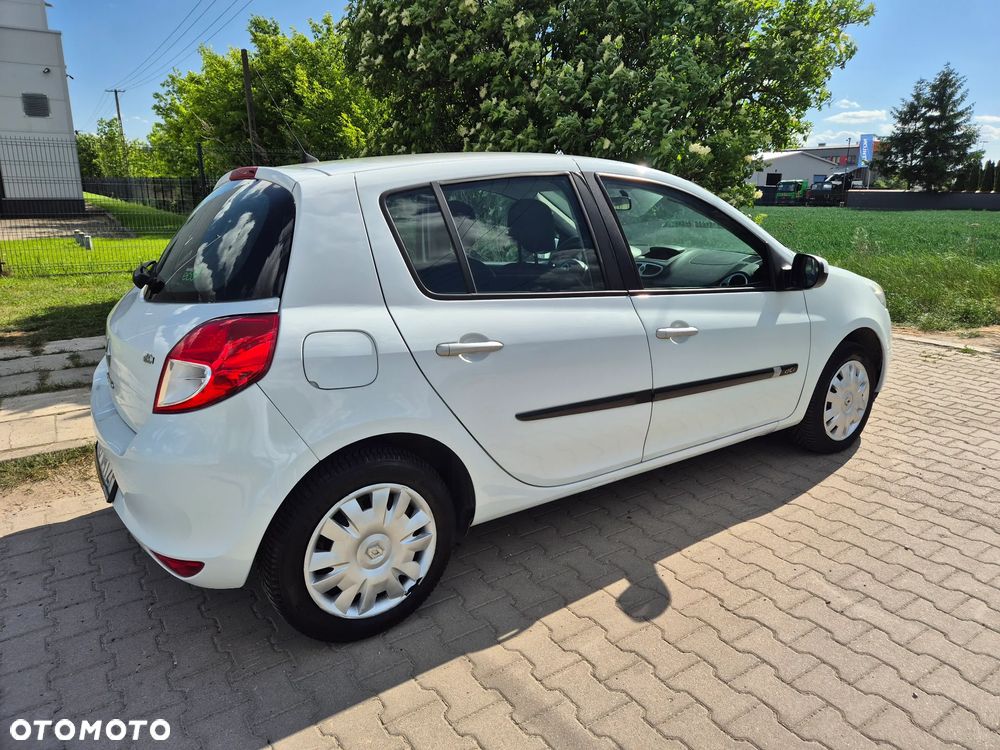 Renault Clio 1.5 dCi Authentique - 7