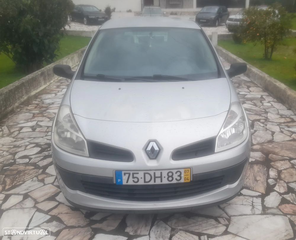 Renault CLIO 1.5 DCI - 4