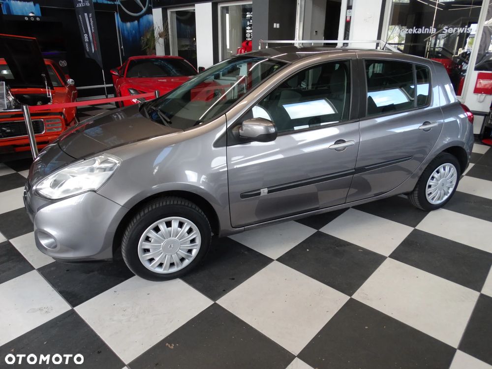 Renault Clio 1.2 16V Authentique - 9