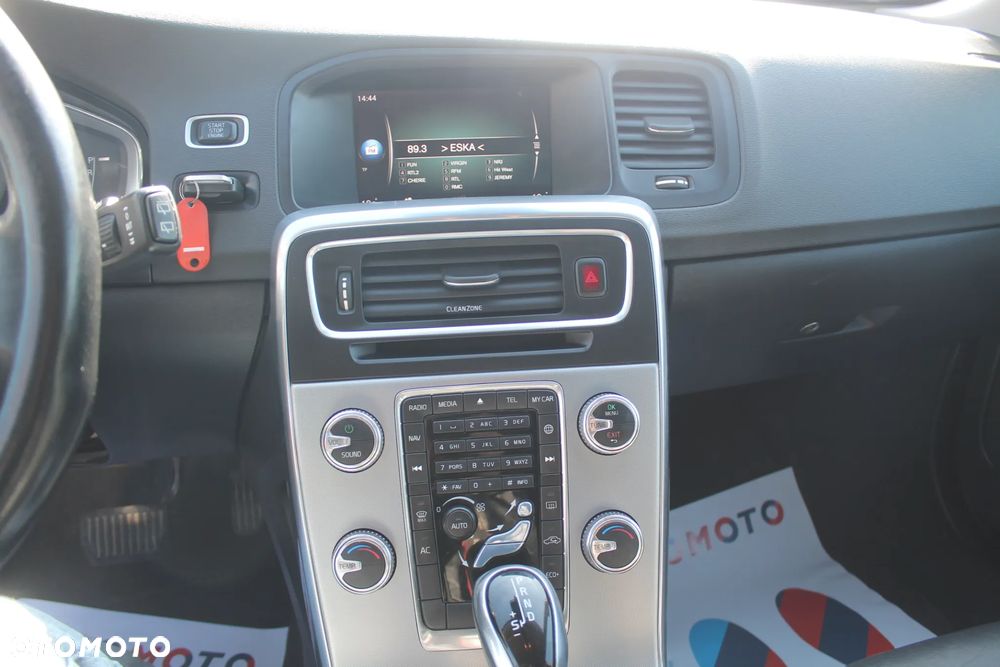 Volvo V60 Cross Country D3 Geartronic - 16