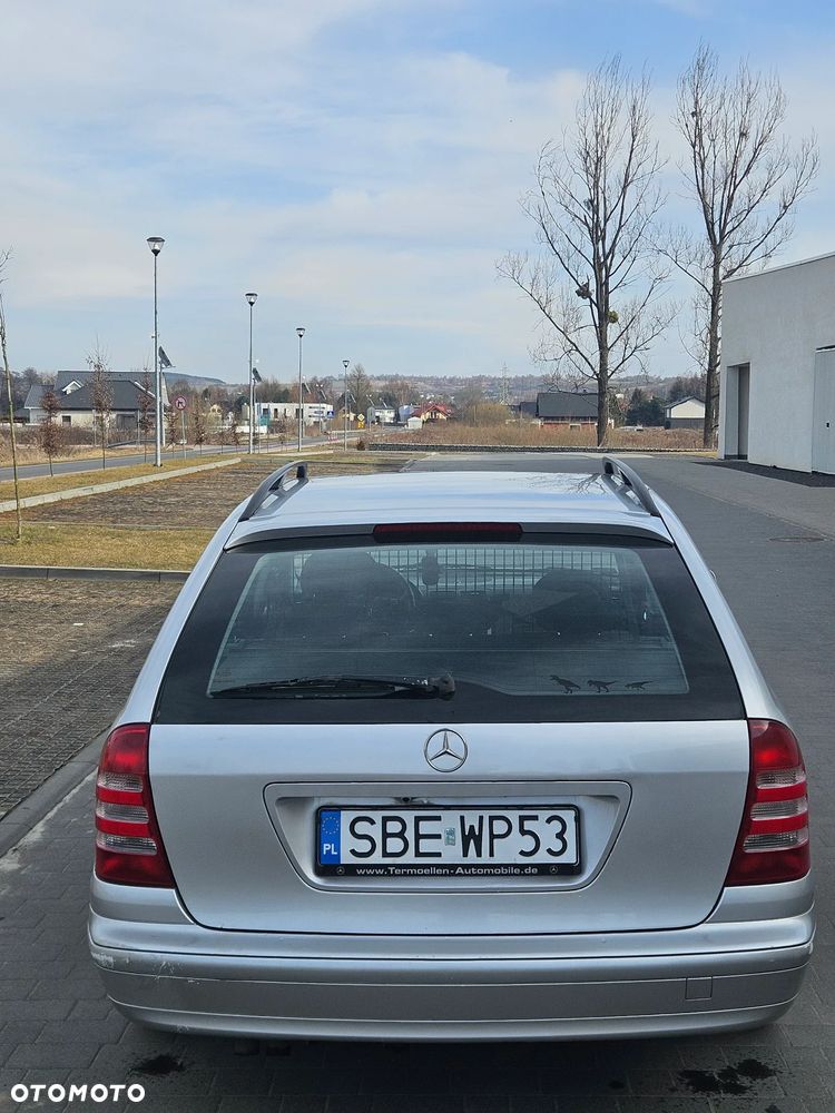 Mercedes-Benz Klasa C 180 T Kompressor Classic - 3