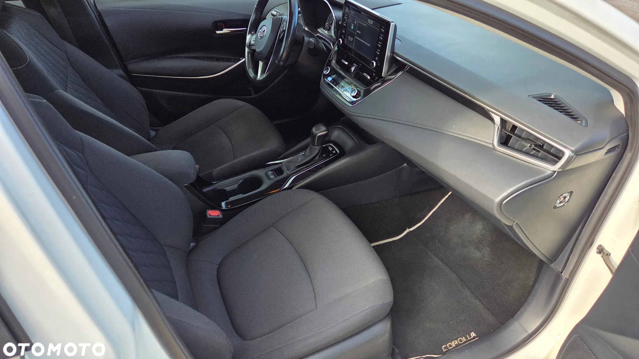 Toyota Corolla 1.8 Hybrid Comfort - 10