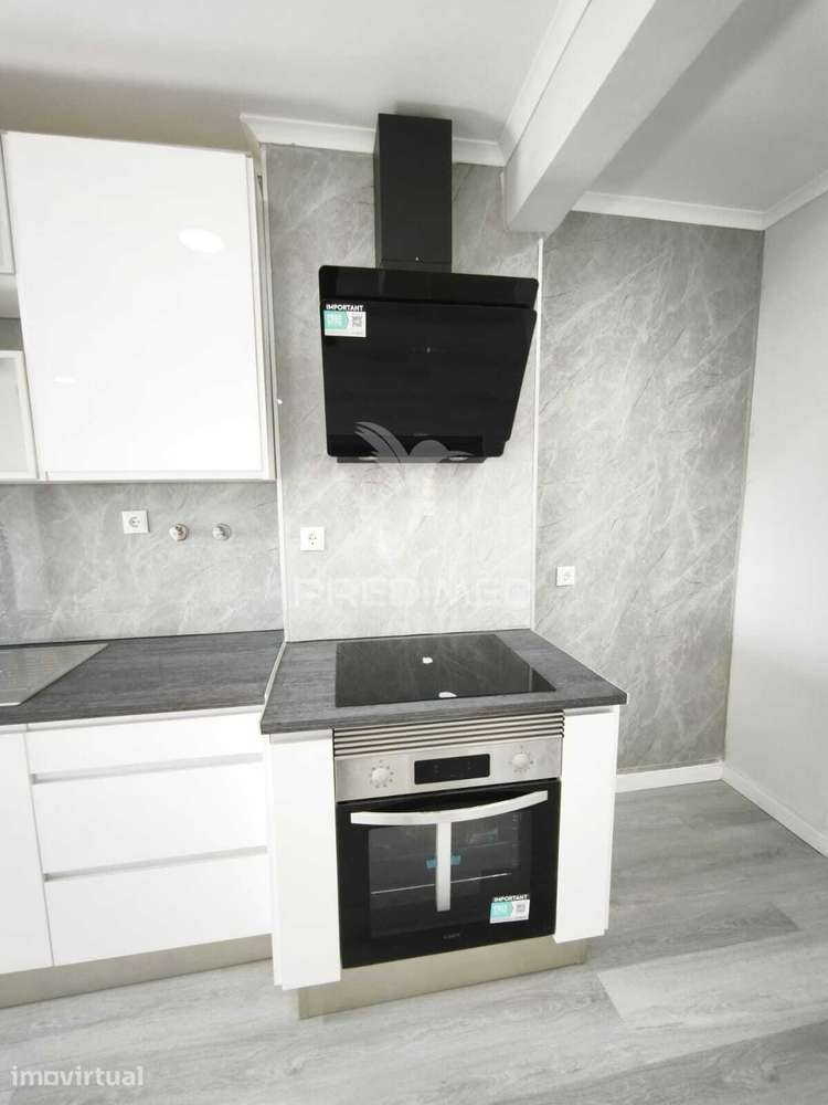 Apartamento T2 Remodelado com Arrecadação e Vista Rio – Setúbal - Grande imagem: 3/22