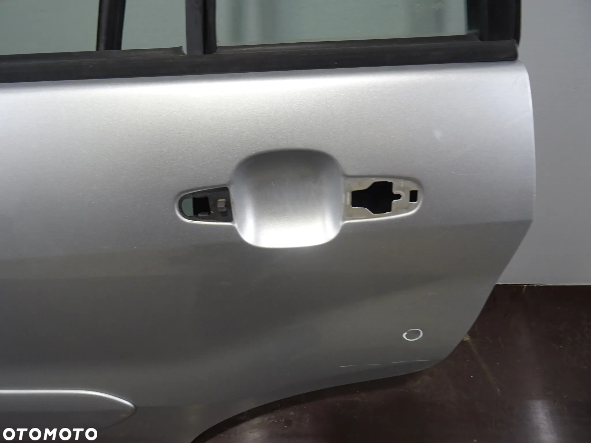 TOYOTA RAV4 II 00-03 2.0 B DRZWI LEWE TYLNE TYŁ 1D4 - 4