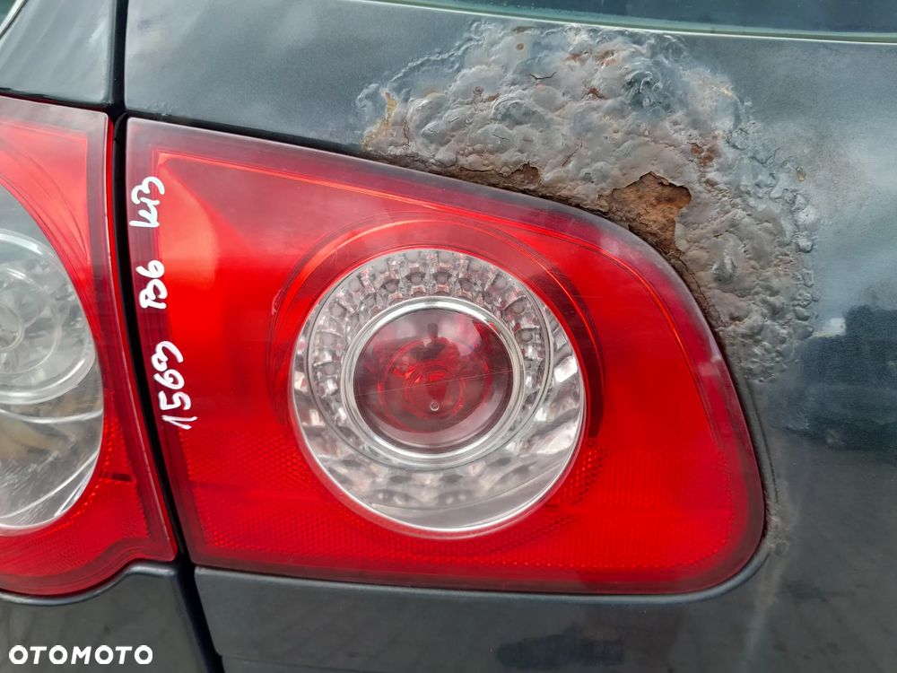 VW PASSAT B6 LAMPA LEWA TYLNA LEWY TYŁ W KLAPE KOMBI - 2