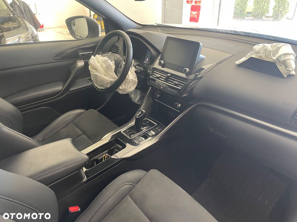 Mitsubishi Eclipse Cross 4WD Top - 11