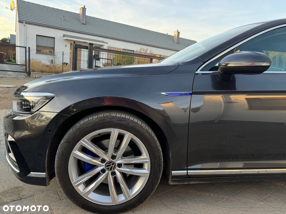 Volkswagen Passat - 8