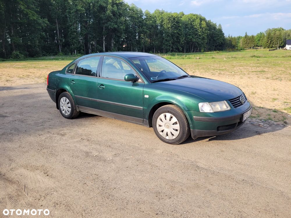 Volkswagen Passat 1.6 Comfortline - 8