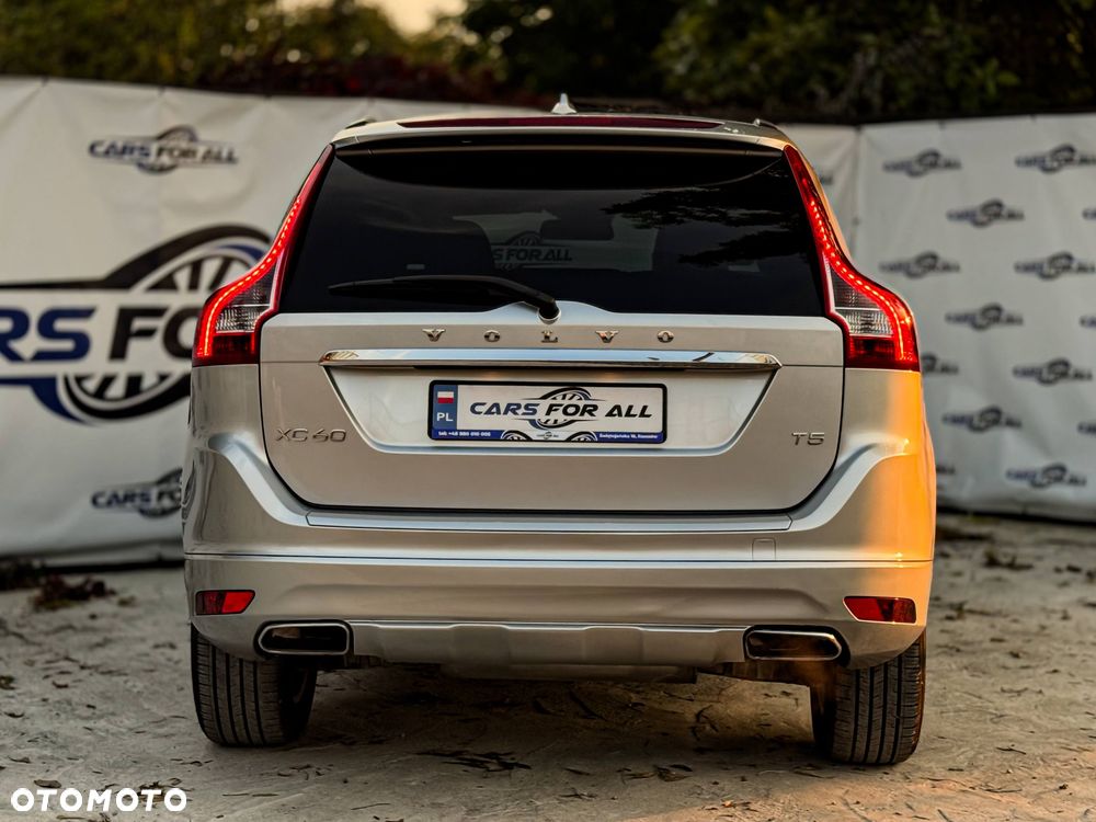 Volvo XC 60 T5 Momentum - 8