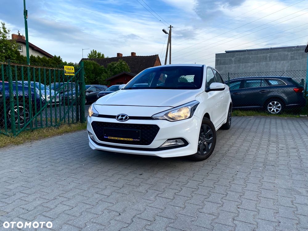 Hyundai i20 - 24