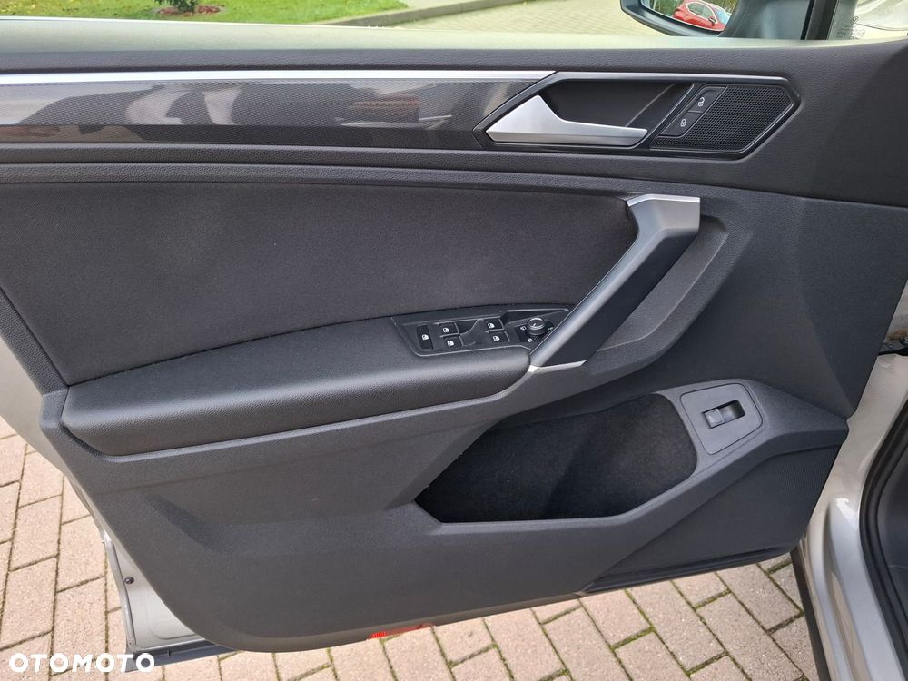 Volkswagen Tiguan - 12