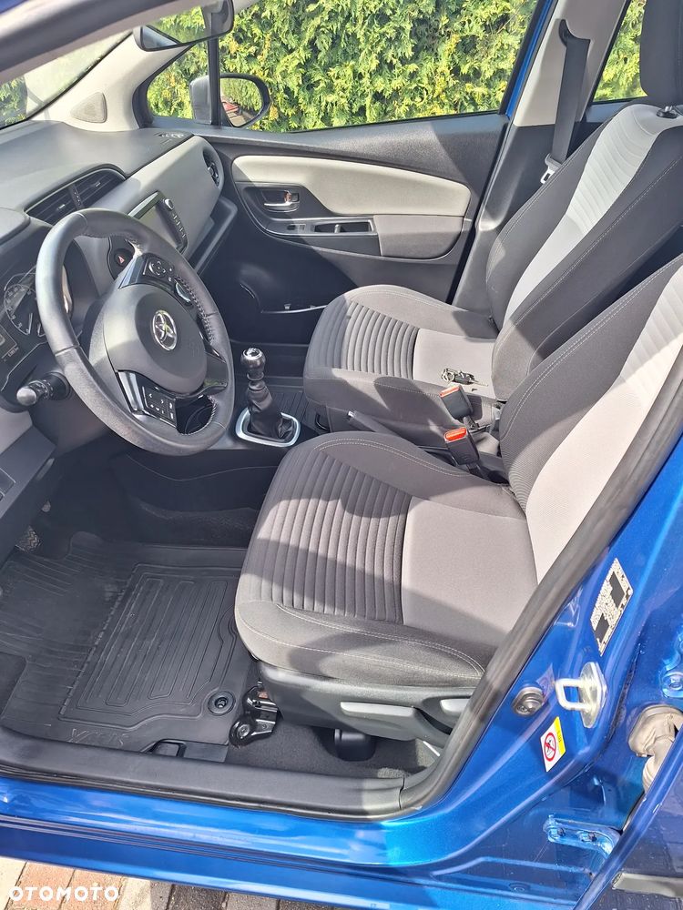 Toyota Yaris 1.5 Premium - 11