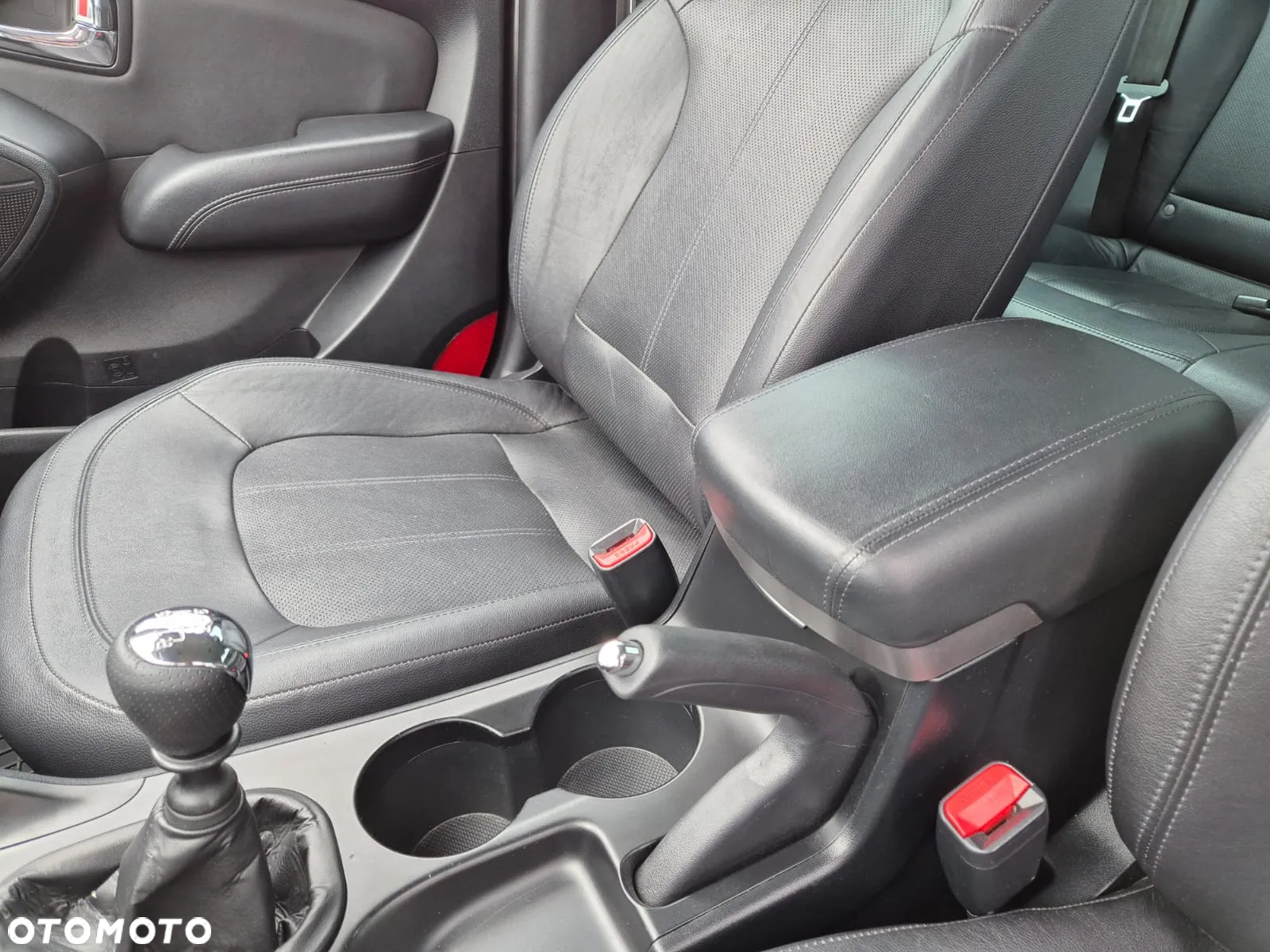 Hyundai ix35 2.0 CRDi Premium 2WD - 19