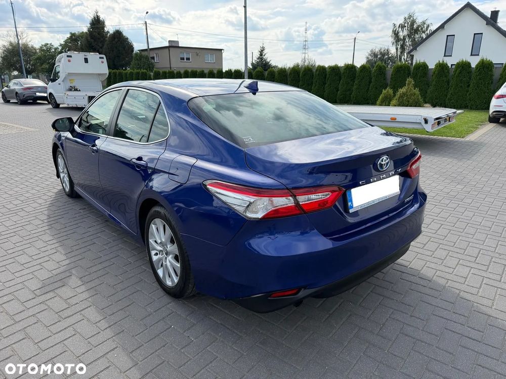 Toyota Camry 2.5 Hybrid Comfort CVT - 2