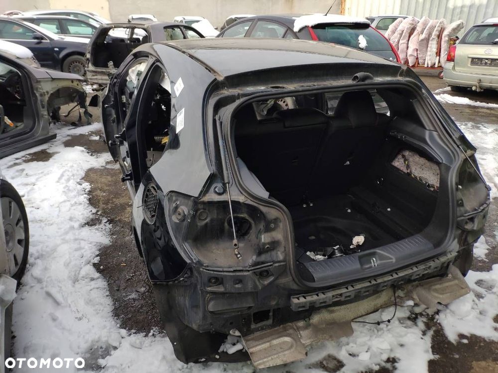 KAROSERIA ĆWIARTKA BŁOTNIK PRÓG DACH PODŁUŻNICA  MERCEDES-BENZ KLASA A (W176) 2012 - 2018 A 180 - 4