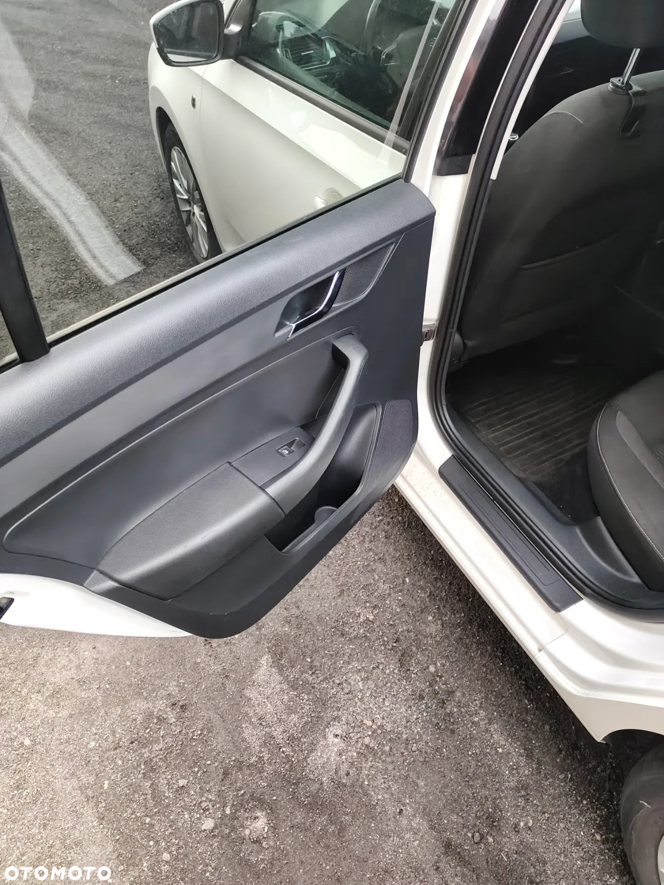Skoda RAPID 1.2 Ambition Max - 13