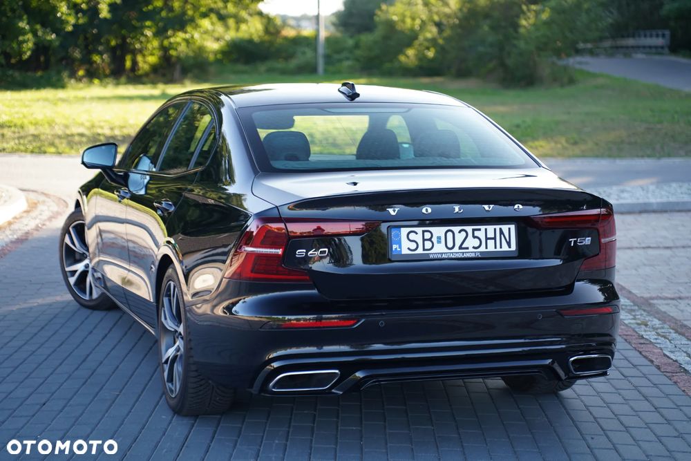 Volvo S60 T5 R-Design - 9