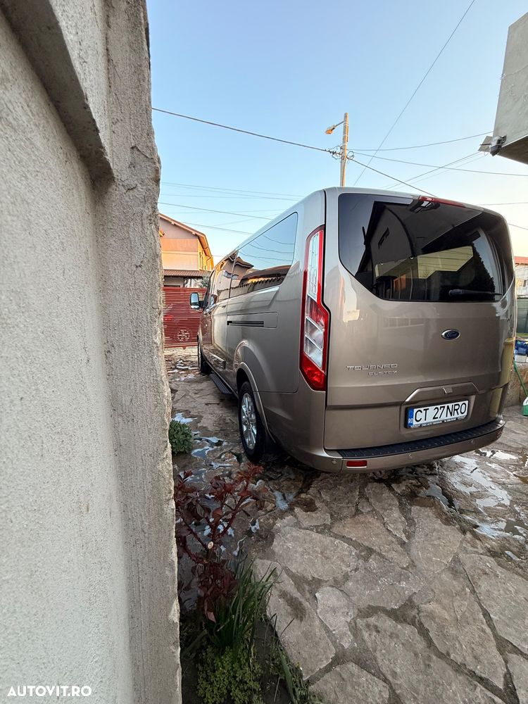 Ford Tourneo Custom - 8