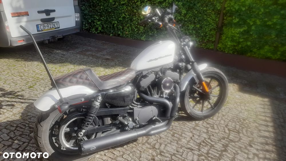 Harley-Davidson Sportster Custom 1200C - 4