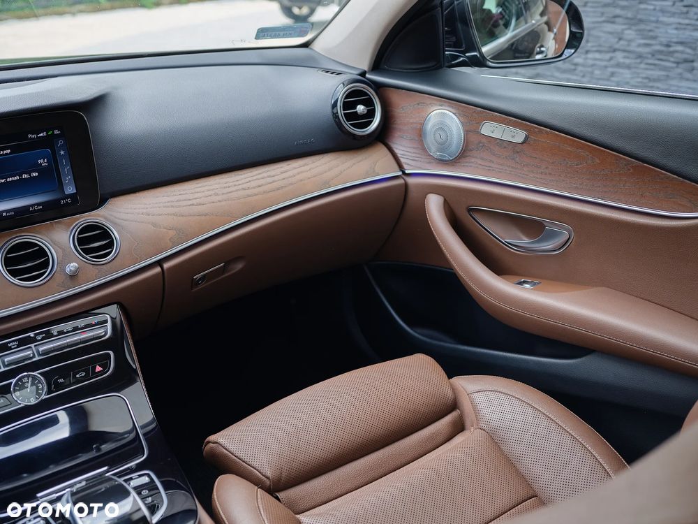 Mercedes-Benz Klasa E 220 d 9G-TRONIC - 23