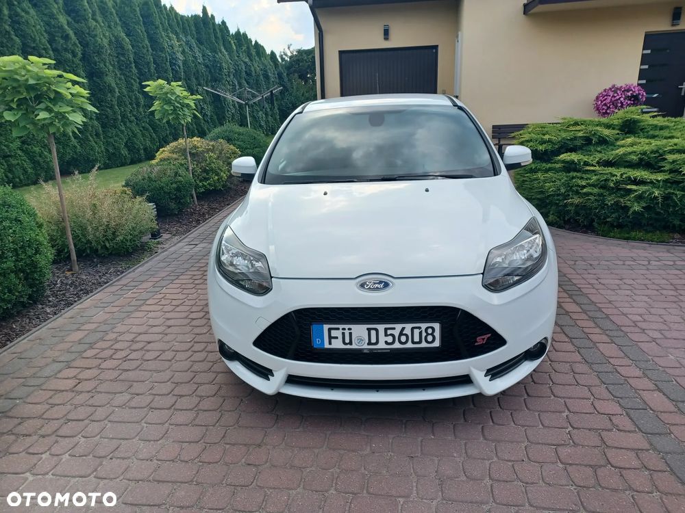 Ford Focus 2.0 EcoBoost ST mit Leder-Sport-Paket - 5