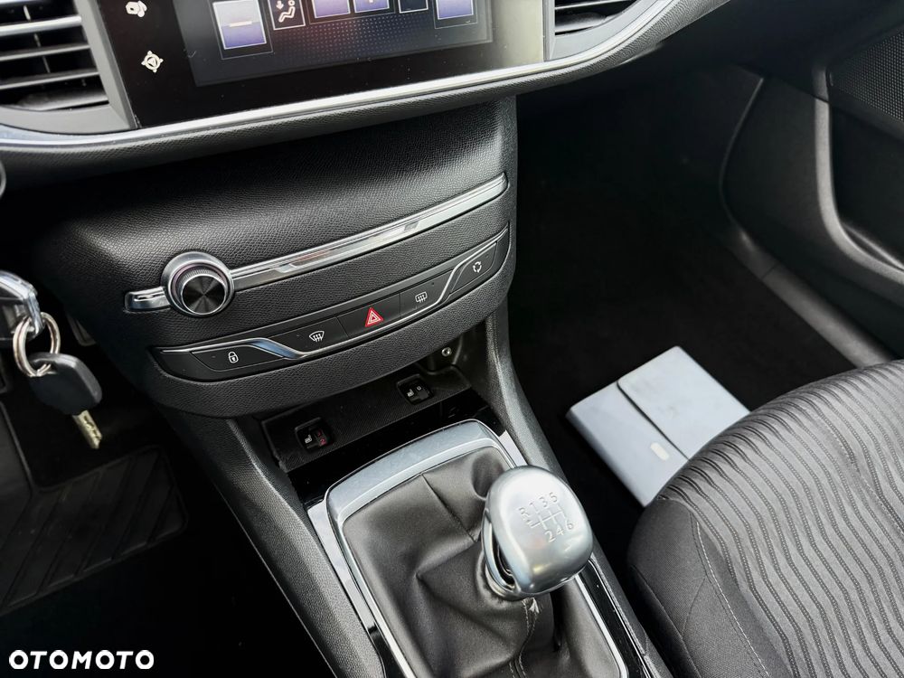 Peugeot 308 125 THP Active - 17