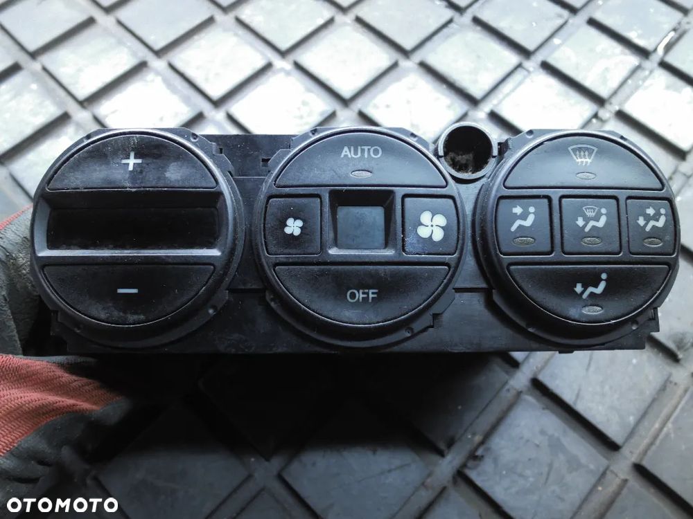 PANEL NAWIEWU KLIMATYZACJI VECTRA B 69262205 95-99r - 1
