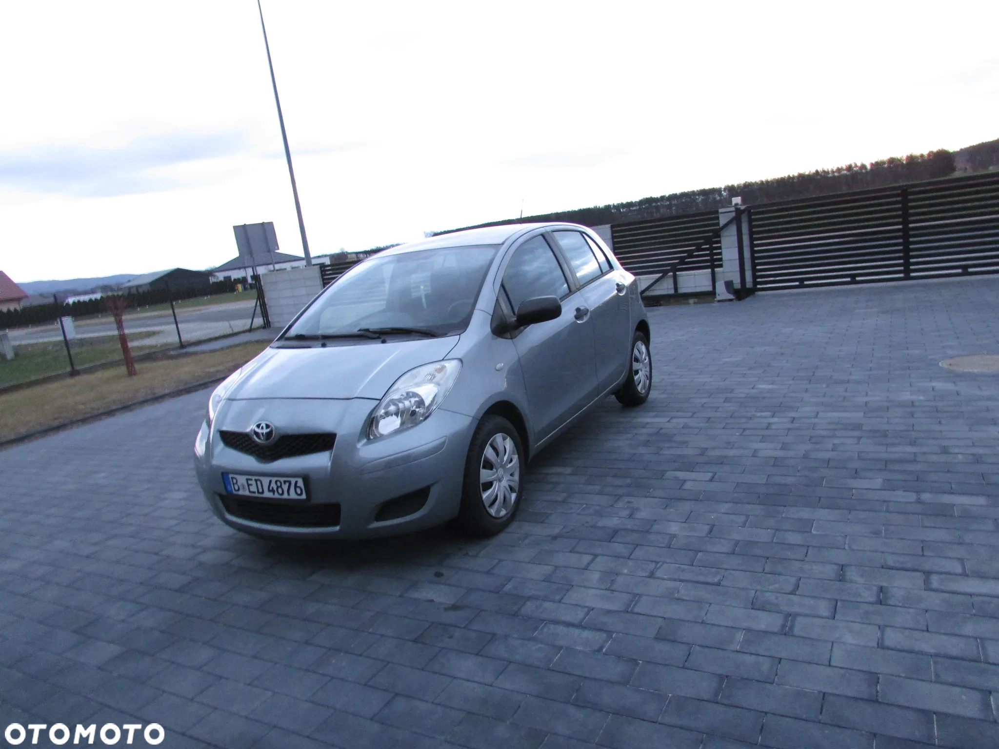 Toyota Yaris 1.0 VVT-i Sol - 2