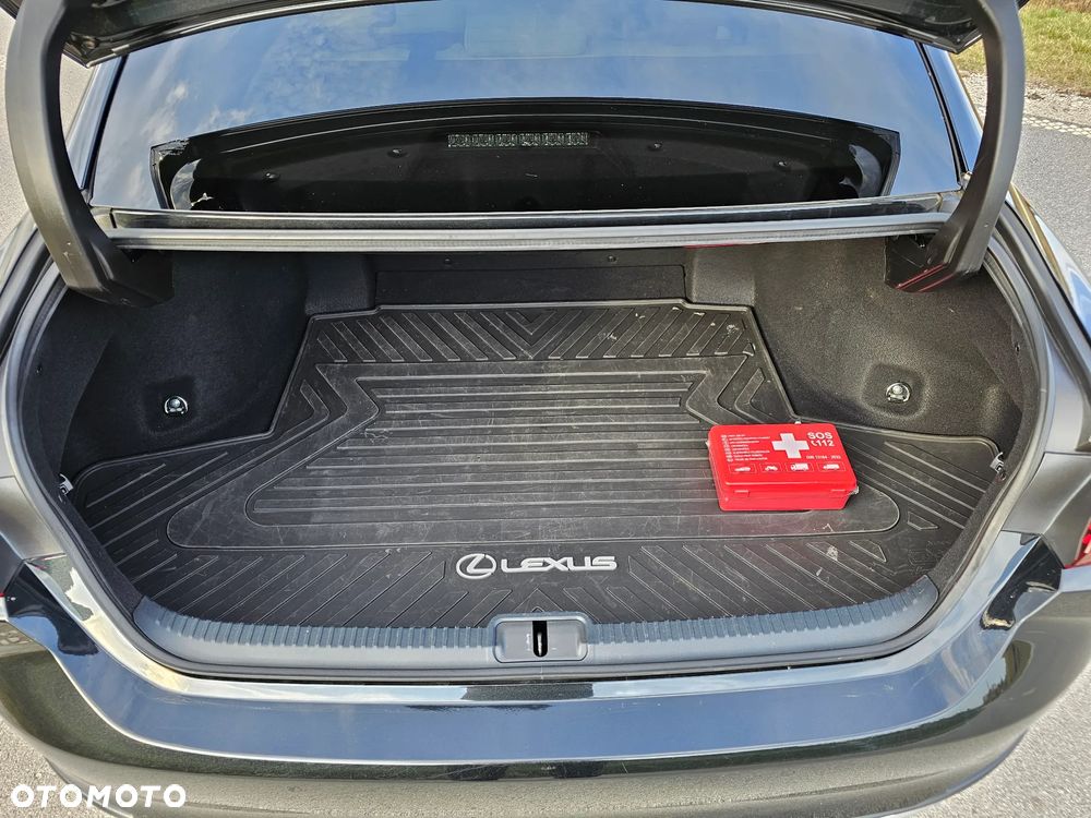 Lexus ES 300h Business Edition + - 25