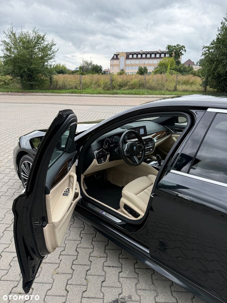 BMW Seria 5 530i xDrive M Sport sport - 11