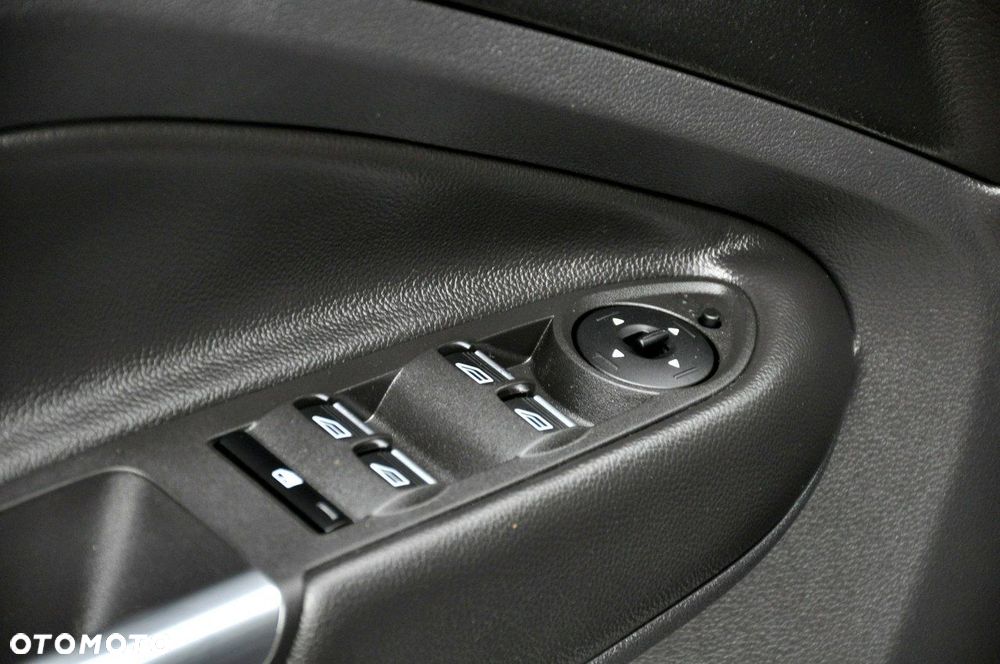 Ford Kuga - 38