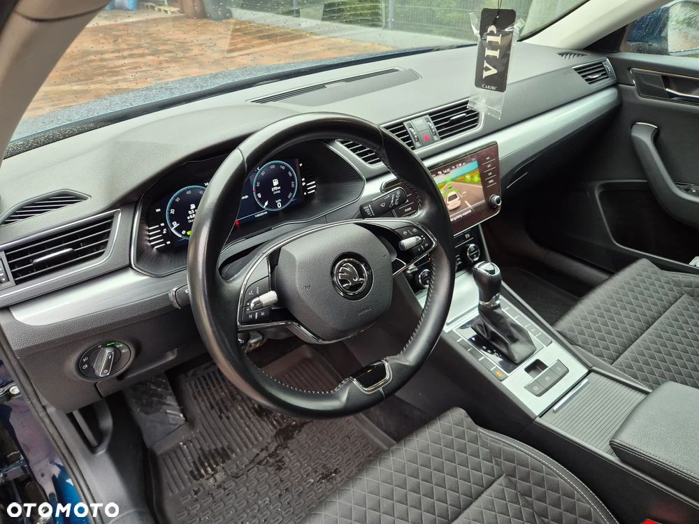 Skoda Superb 2.0 TDI SCR Ambition DSG - 8