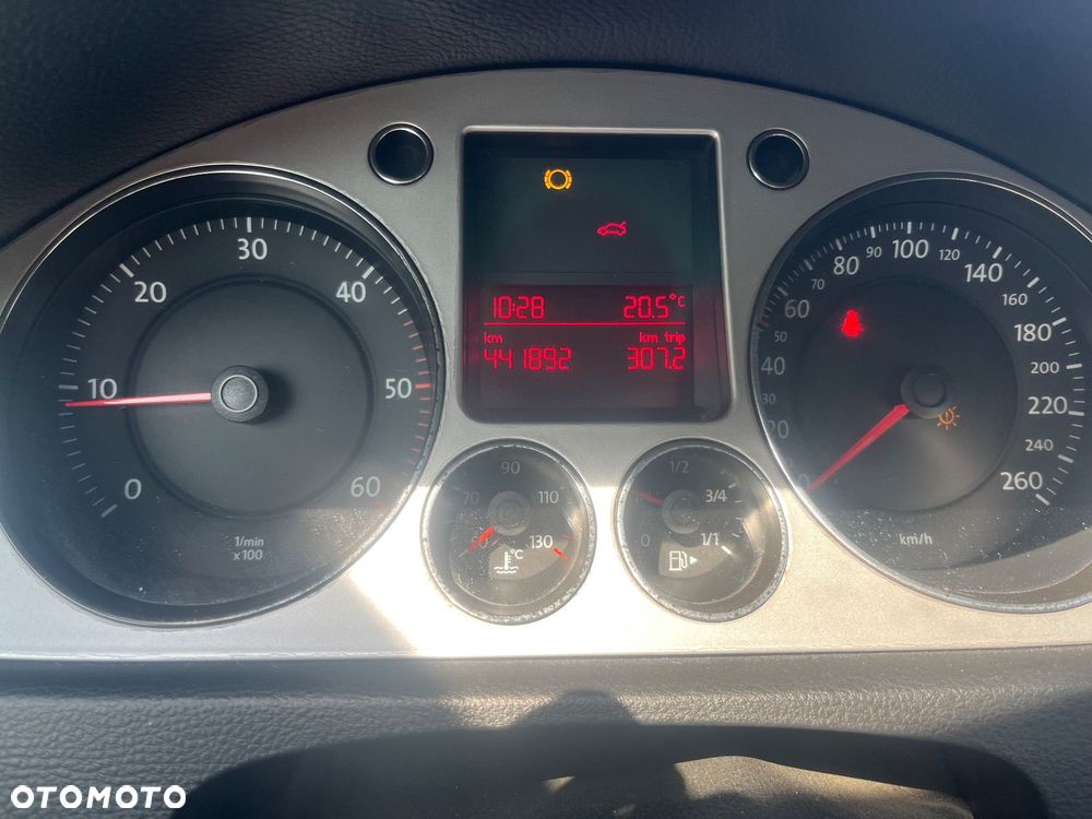 Volkswagen Passat 2.0 TDI Trendline - 8