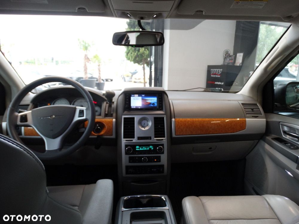 Chrysler Grand Voyager - 36
