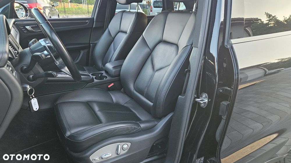 Porsche Macan - 29