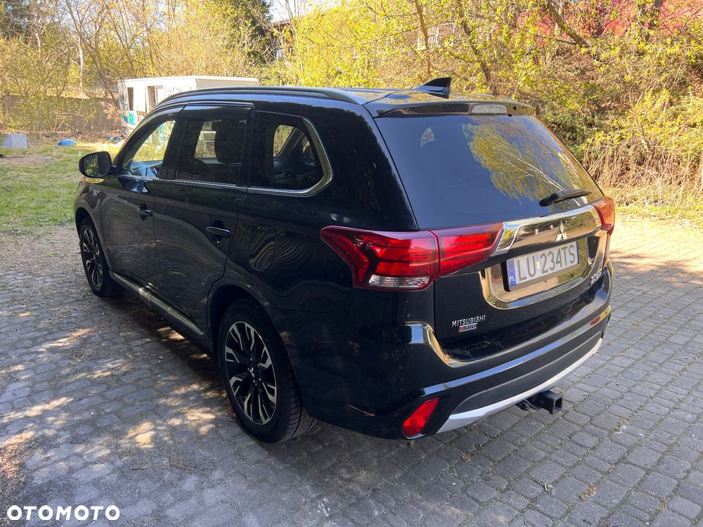 Mitsubishi Outlander 2.0 4WD Plus - 3