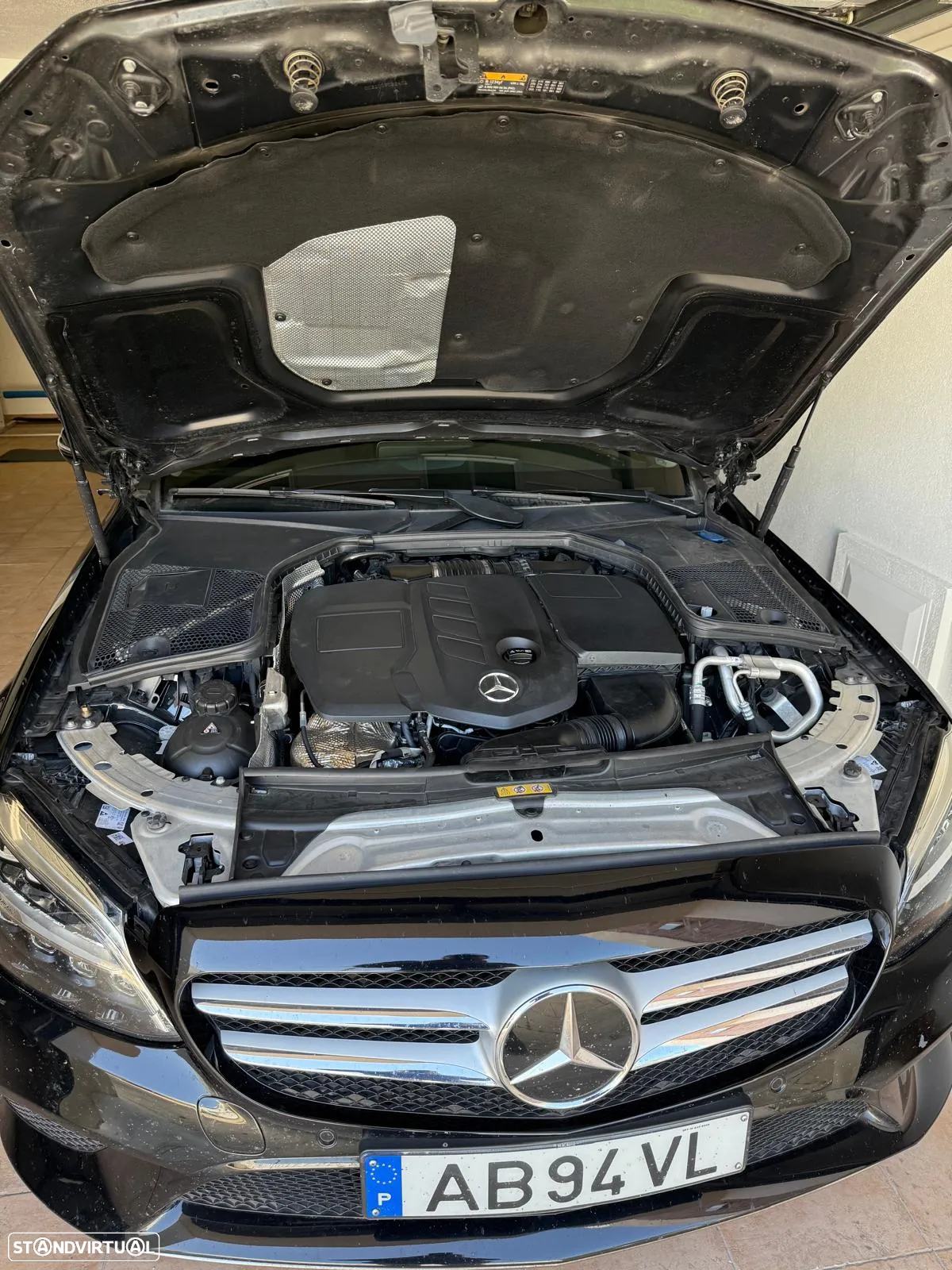 Mercedes-Benz 220 - 6