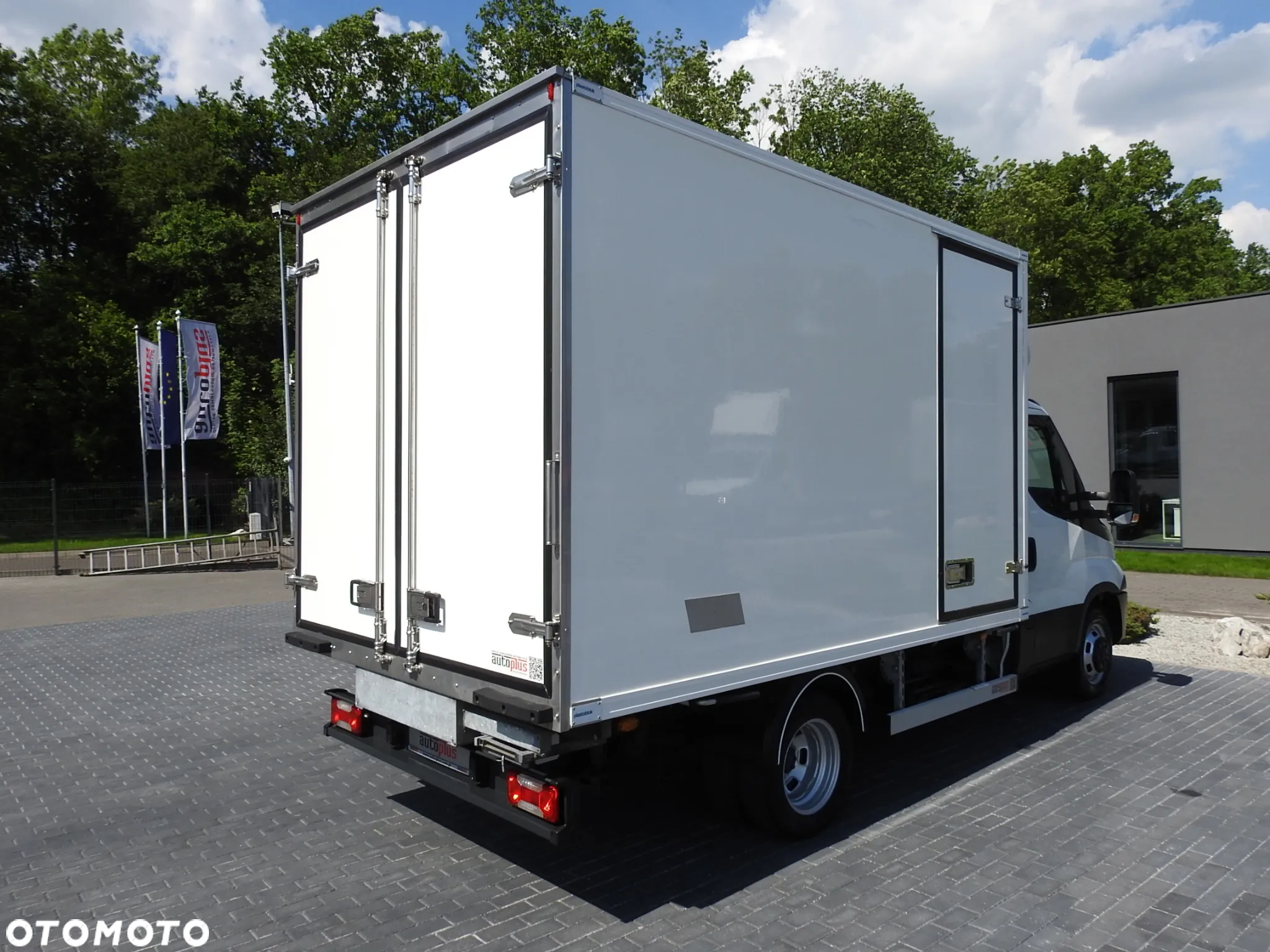 Iveco DAILY 50C15 CHŁODNIA KONTENER -5*C ZASILANIE 230V KLIMATYZACJA BLIŹNIACZE KOŁA 150KM [ 279041 ] - 16