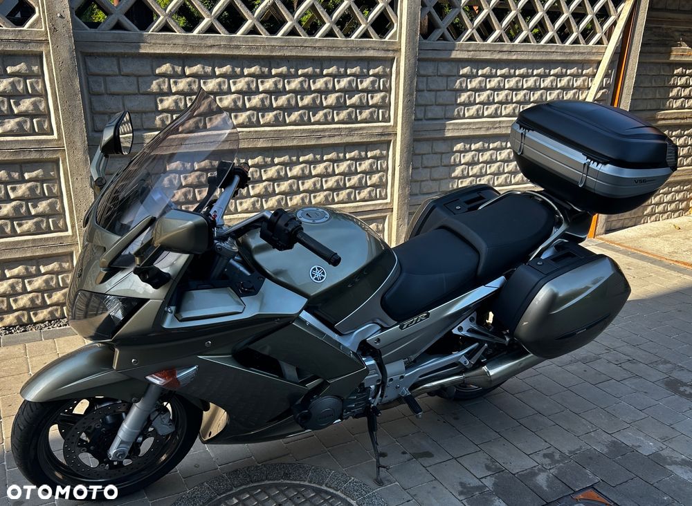 Yamaha FJR - 16