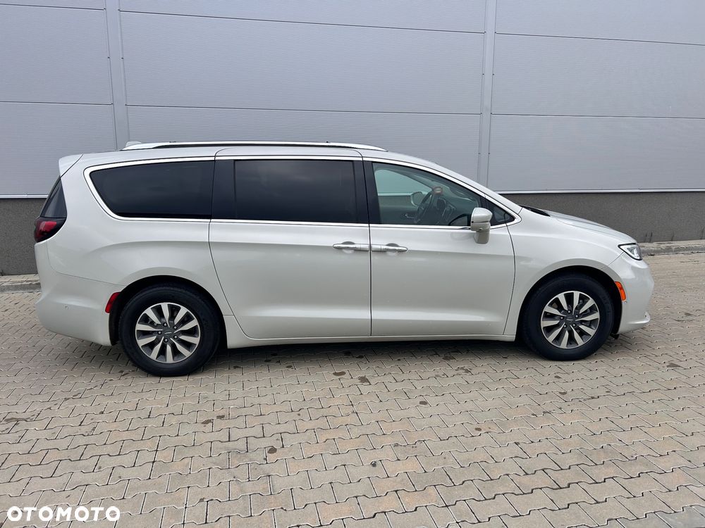 Chrysler Pacifica - 7