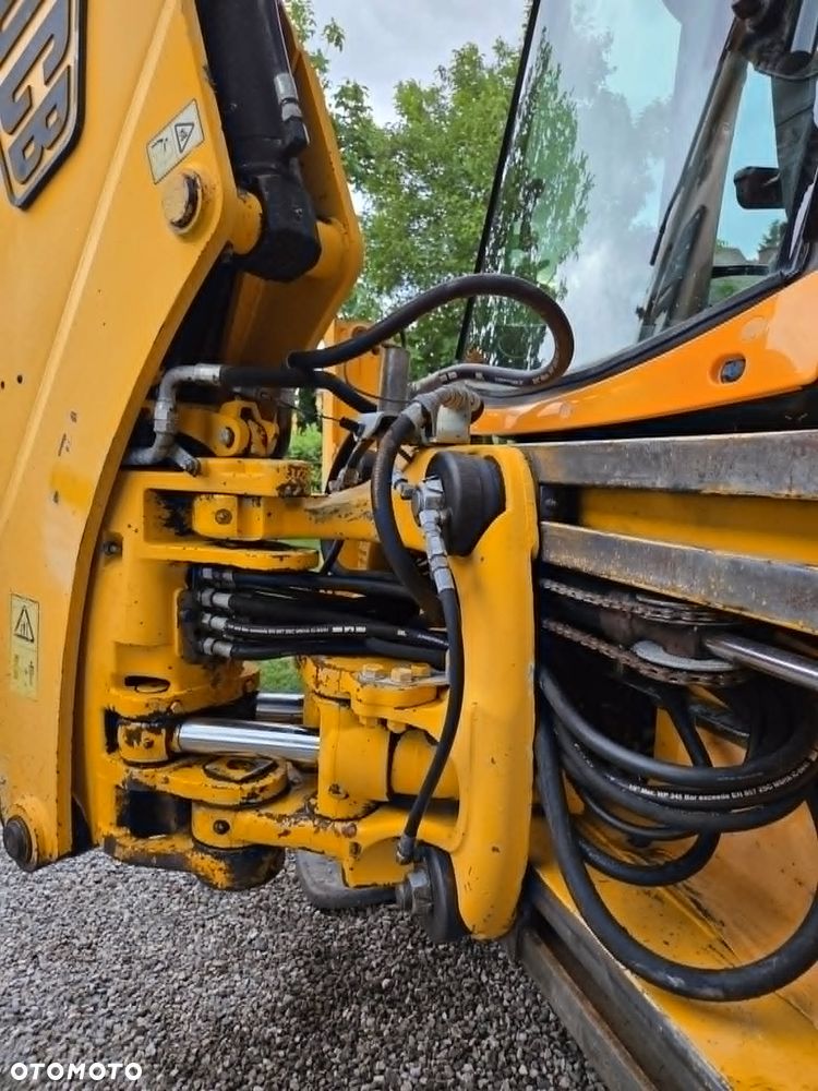 JCB 3CX - 18