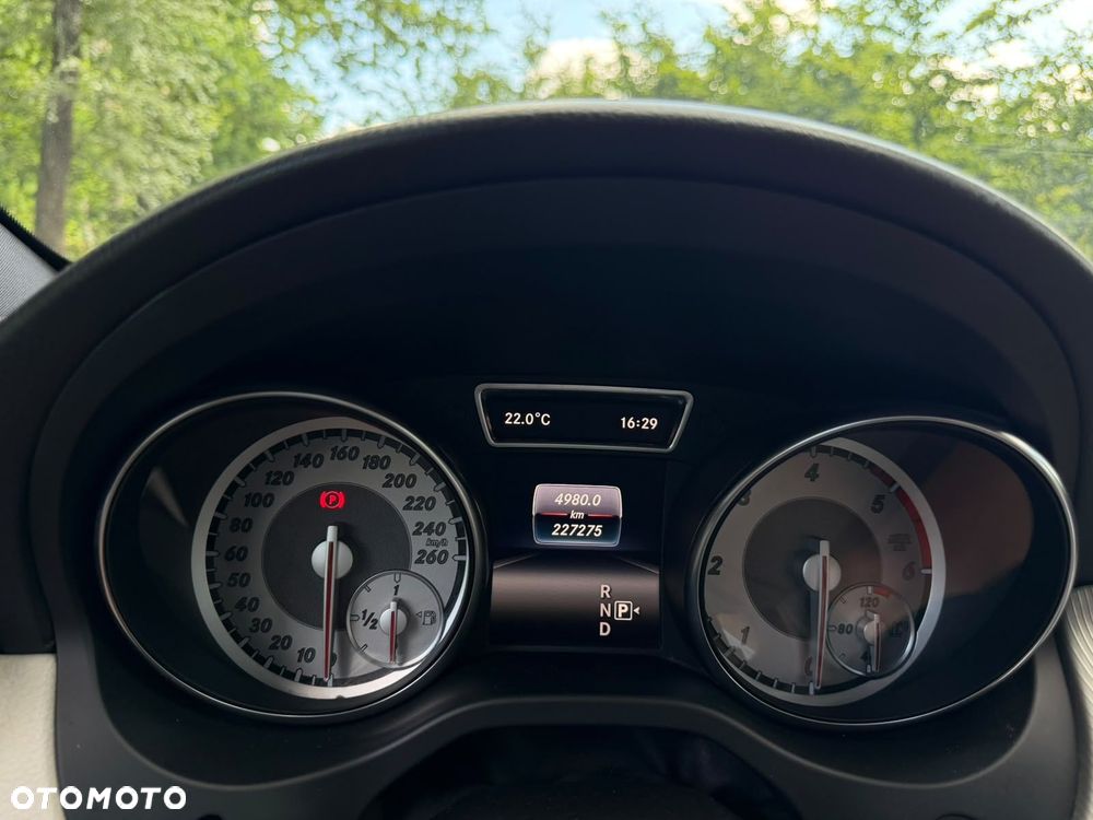 Mercedes-Benz GLA 220 d 4-Matic AMG Line - 2