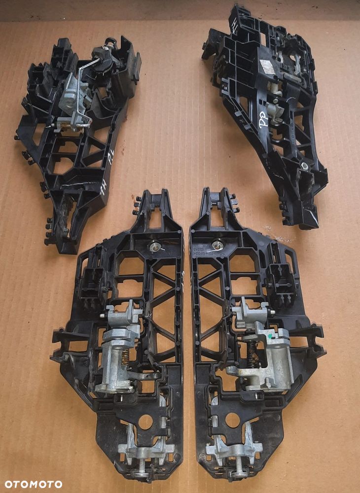 Thema II kaseta klamki drzwi przód tył komplet Lancia - 1