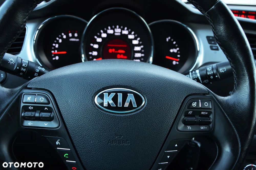 Kia Ceed 1.6 CRDi 128 Dream Team Edition - 21