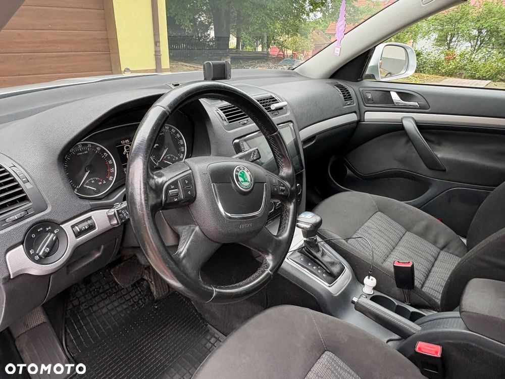 Skoda Octavia 1.6 TDI Ambiente DSG - 9