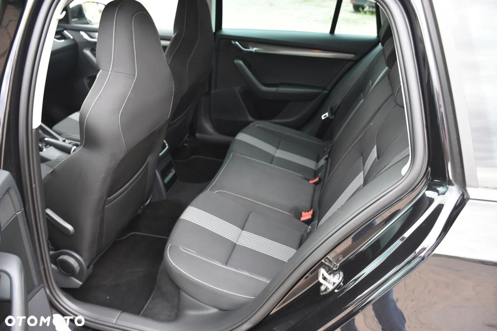 Skoda Octavia 2.0 TDI DSG Ambition - 14