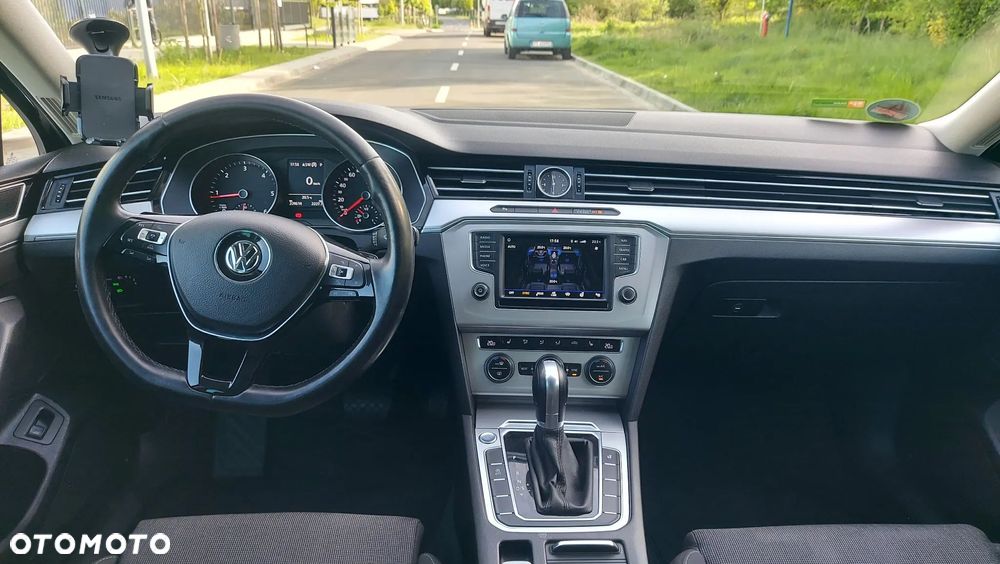 Volkswagen Passat 1.6 TDI (BlueMotion Technology) DSG Comfortline - 14